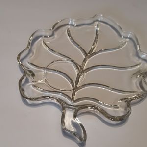 Set 2 2Vintage hazel-atlas glass snack plate leaf